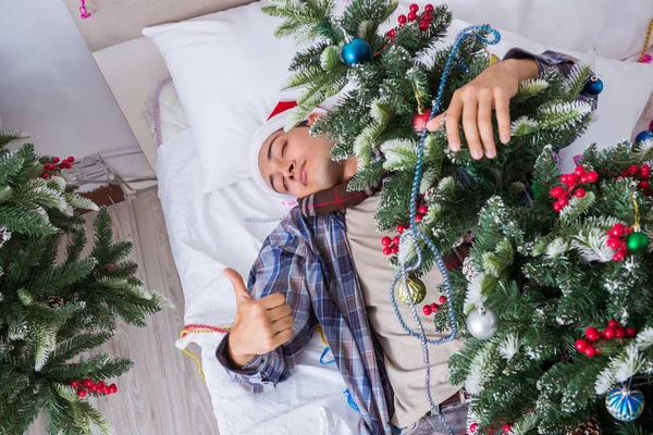 Adam noel partisinden sonra akşamdan kalma.