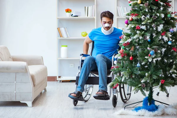 Sakatlanan adam Noel 'i evde kutluyor