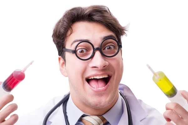 Vtipný lékař s injekční stříkačkou izolovanou na bílém — Stock fotografie