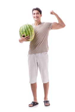 Karpuzlu genç adam beyazda izole edilmiş.