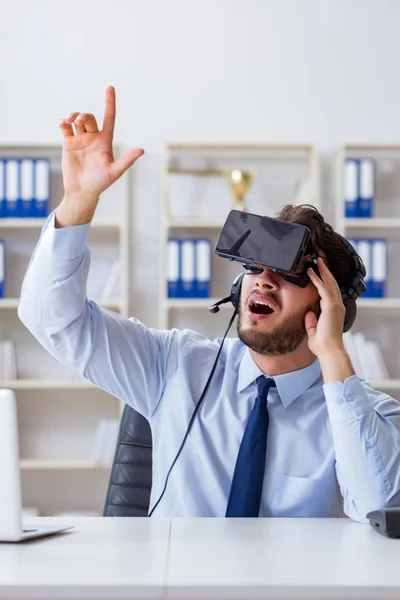 Businessman gamer in office playing games — Stock Photo, Image