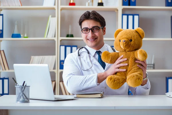 Veterinerlik doktorunun muayenesi var.