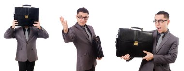 Genç adam beyaz izole evrak çantası elinde