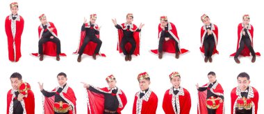 Taçlı bir iş adamı beyazlar içinde.