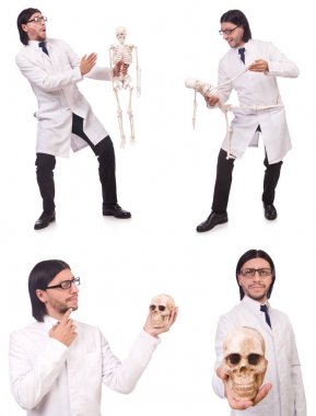 İskeleti beyaz olan komik öğretmen.