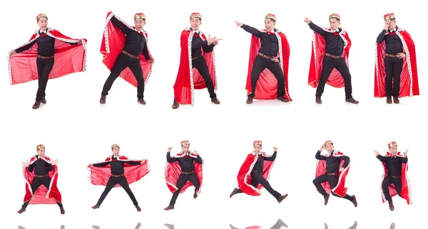 Taçlı bir iş adamı beyazlar içinde.