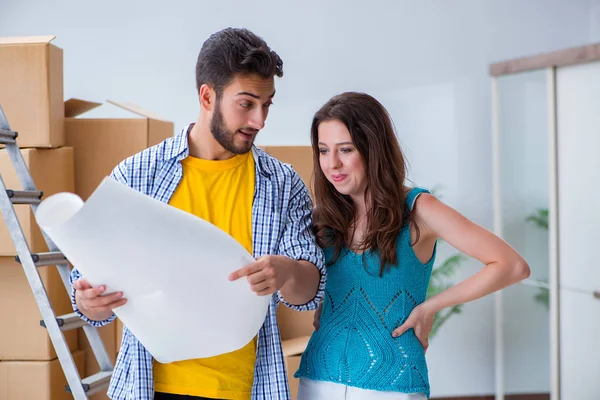 Genç aile planlaması ev yenileme konsepti