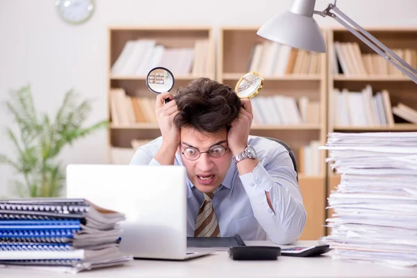 Funny accountant bookkeeper working in the office — Stock Photo, Image