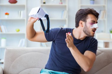 Genç adam spor maçında mağlup oldu.