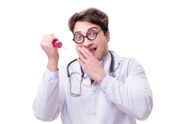 Beyaz şırıngalı komik doktor.