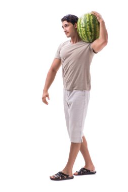 Karpuzlu genç adam beyazda izole edilmiş.