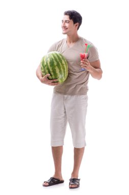 Karpuzlu genç adam beyazda izole edilmiş.