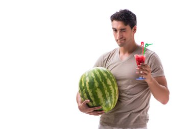 Karpuzlu genç adam beyazda izole edilmiş.