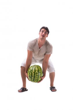 Karpuzlu genç adam beyazda izole edilmiş.