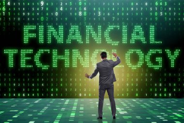 Fintech konseptinde düğmelere basan iş adamı