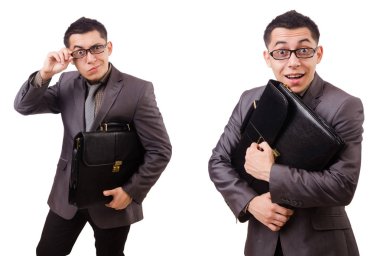 Genç adam beyaz izole evrak çantası elinde