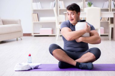 Sporda gıda takviyesi ve sağlıklı yaşam tarzı olan bir adam.