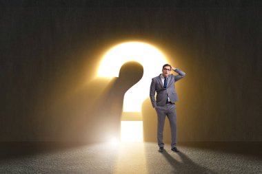 İş adamı zor bir seçim ikilemiyle karşı karşıya