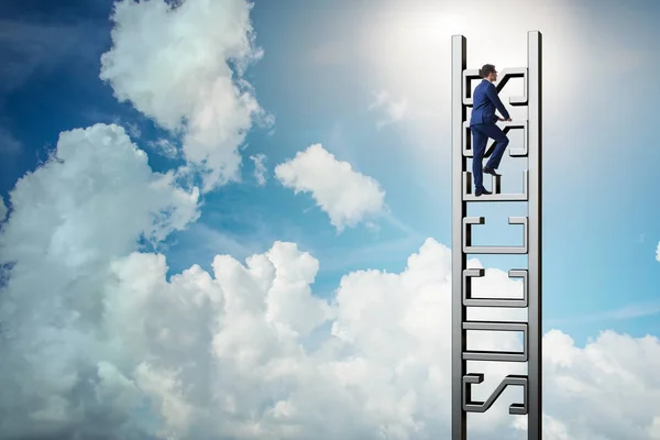 Бізнесмен піднімається по кар'єрних сходах успіху — стокове фото