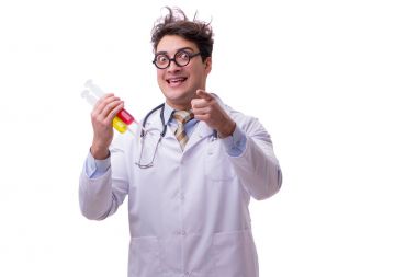 Beyaz şırıngalı komik doktor.