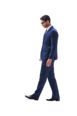 İşadamı yürüme ayakta yan görüntülemek izole üzerinde beyaz backgro