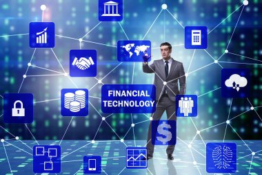 Fintech konseptinde düğmelere basan iş adamı
