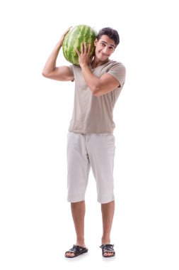 Karpuzlu genç adam beyazda izole edilmiş.