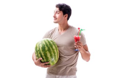 Karpuzlu genç adam beyazda izole edilmiş.