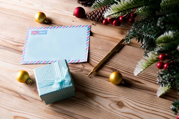 Puste wiadomości papieru w koncepcji Świąteczna Boże Narodzenie — Zdjęcie stockowe