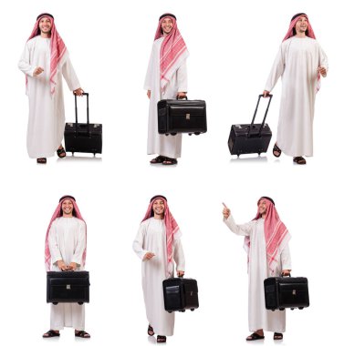 Beyaz valizli bir Arap.