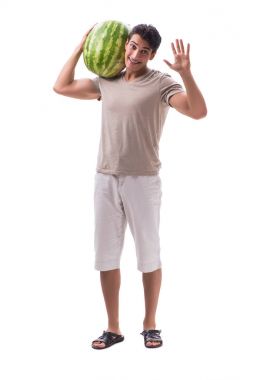 Karpuzlu genç adam beyazda izole edilmiş.