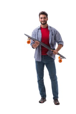 Beyaz kaykaylı genç bir kaykaycı.