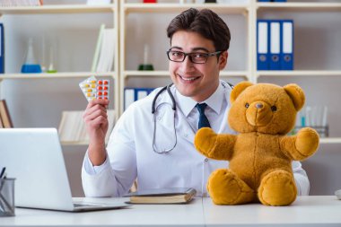 Veterinerlik doktorunun muayenesi var.