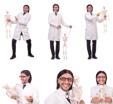 İskeleti beyaz olan komik öğretmen.