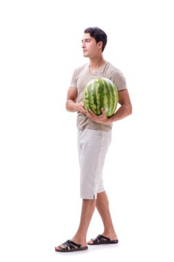 Karpuzlu genç adam beyazda izole edilmiş.