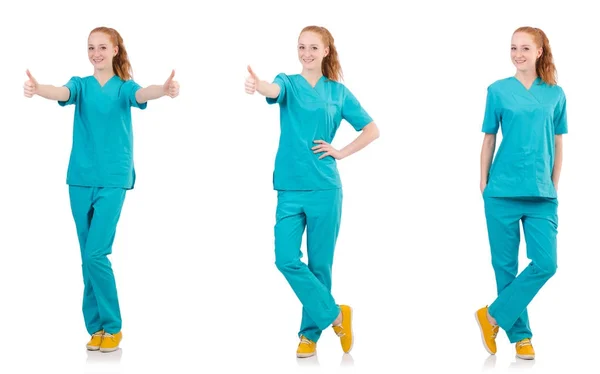 Lächelnde Ärztin in Uniform isoliert auf weißem Grund — Stockfoto