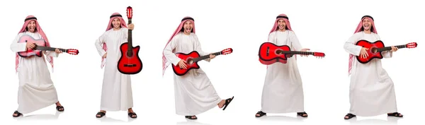 Homem árabe tocando guitarra isolada no branco — Fotografia de Stock