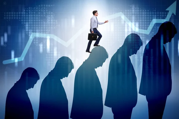 Zakenmensen beklimmen carrière ladder in business concept — Stockfoto