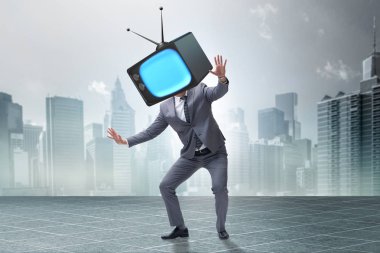 İnsan ve televizyon yerine medya zombisi kavramı
