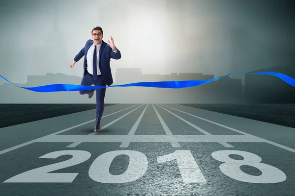 Üzletember fut felé új év 2018 — Stock Fotó
