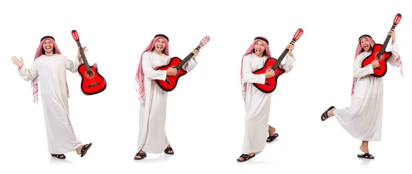 弹吉他被隔绝在白色的阿拉伯男子 — 图库照片