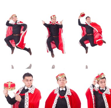 Taçlı bir iş adamı beyazlar içinde.