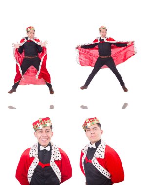 Taçlı bir iş adamı beyazlar içinde.