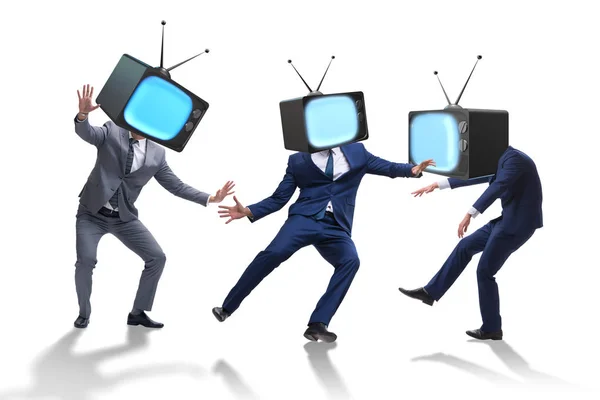 Concepto de zombie de medios con el hombre y el televisor en lugar de cabeza — Foto de Stock