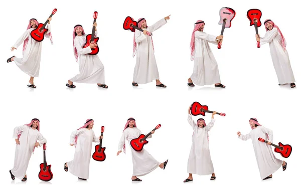 Araber spielt Gitarre isoliert auf weißem Grund — Stockfoto