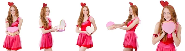 Hübsches junges Modell im rosa Mini-Kleid mit Geschenkschachtel — Stockfoto