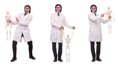 İskeleti beyaz olan komik öğretmen.