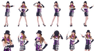 Beyaz soytarı kostümü giymiş bir kız.