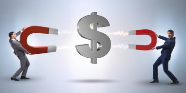 İş adamı at nalı mıknatısıyla dolar yakalıyor