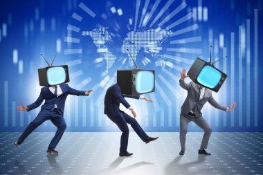 İnsan ve televizyon yerine medya zombisi kavramı
